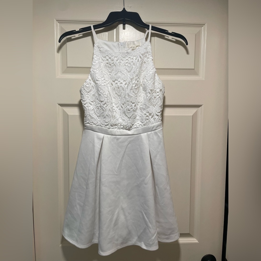 Elegant White Lace Dress